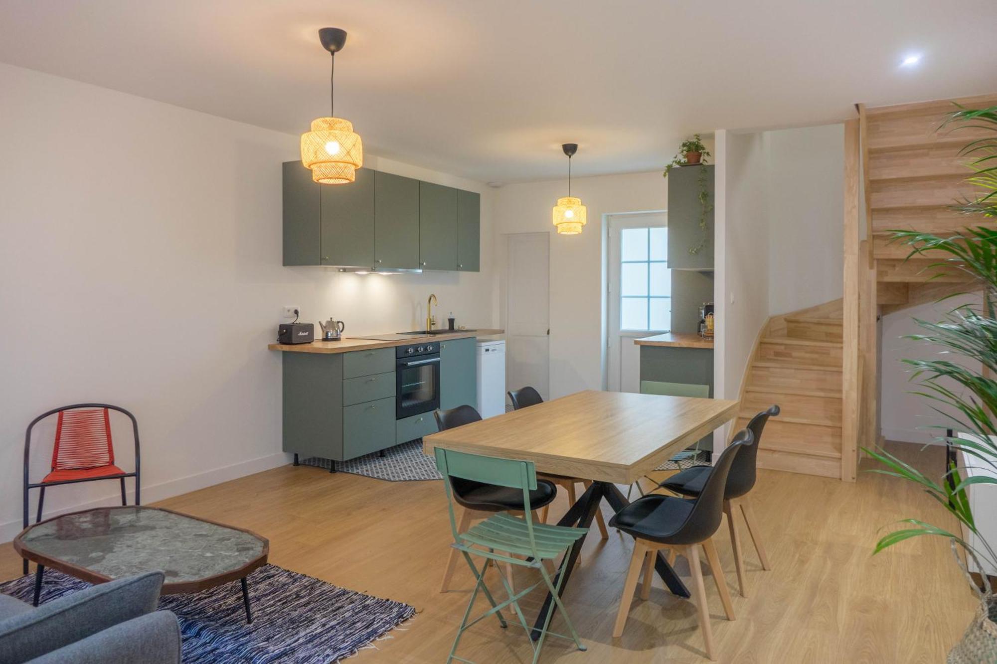 Beau Quartier Et Central, Maison Spacieuse Avec Cour, 3 Chambres, 3 Salles De Bains A 10 Min A Pied De La Gare ออร์เลออง ภายนอก รูปภาพ